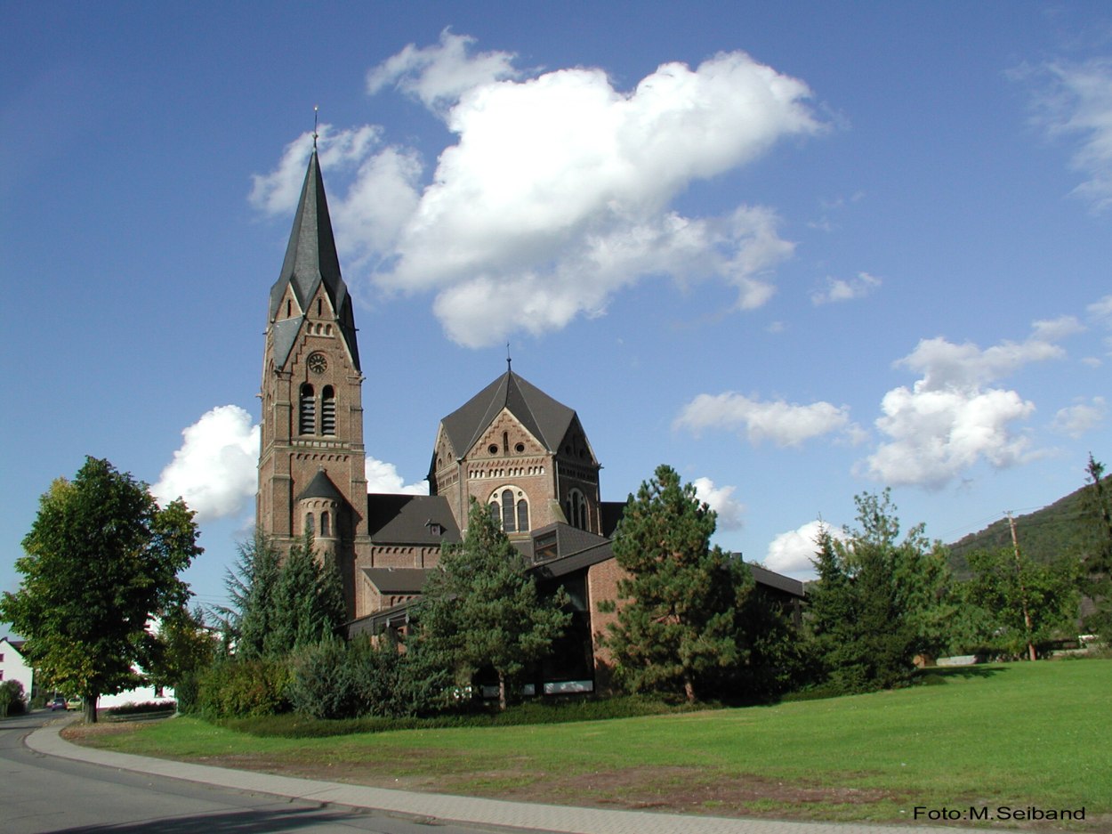Pfarrkirche um 2000 | © Leni Seiband