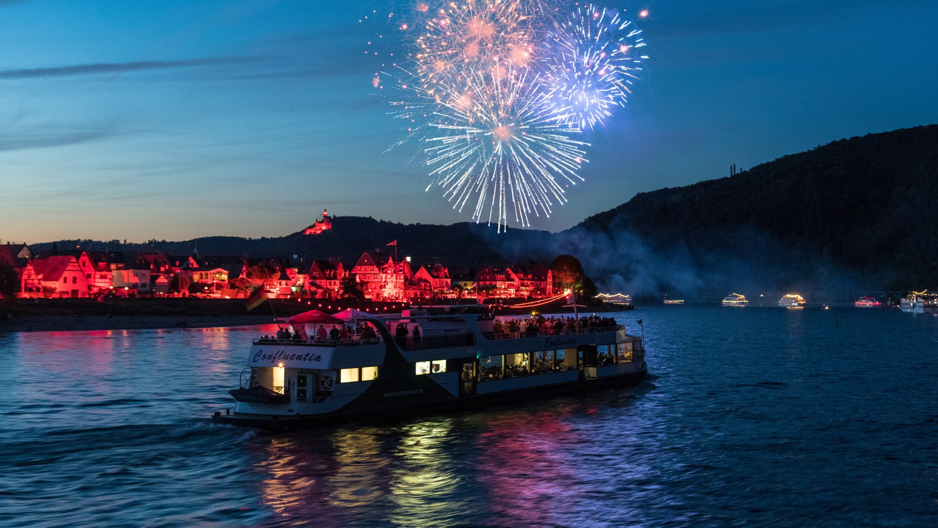 Feuerwerk &uuml;ber Spay | &copy; Dominik Ketz