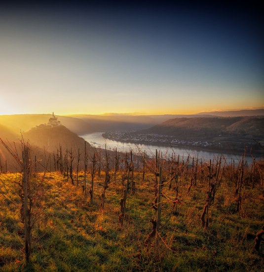 Blick auf Spay mit Marksburg | © Klaus Breitkreutz Lehmen