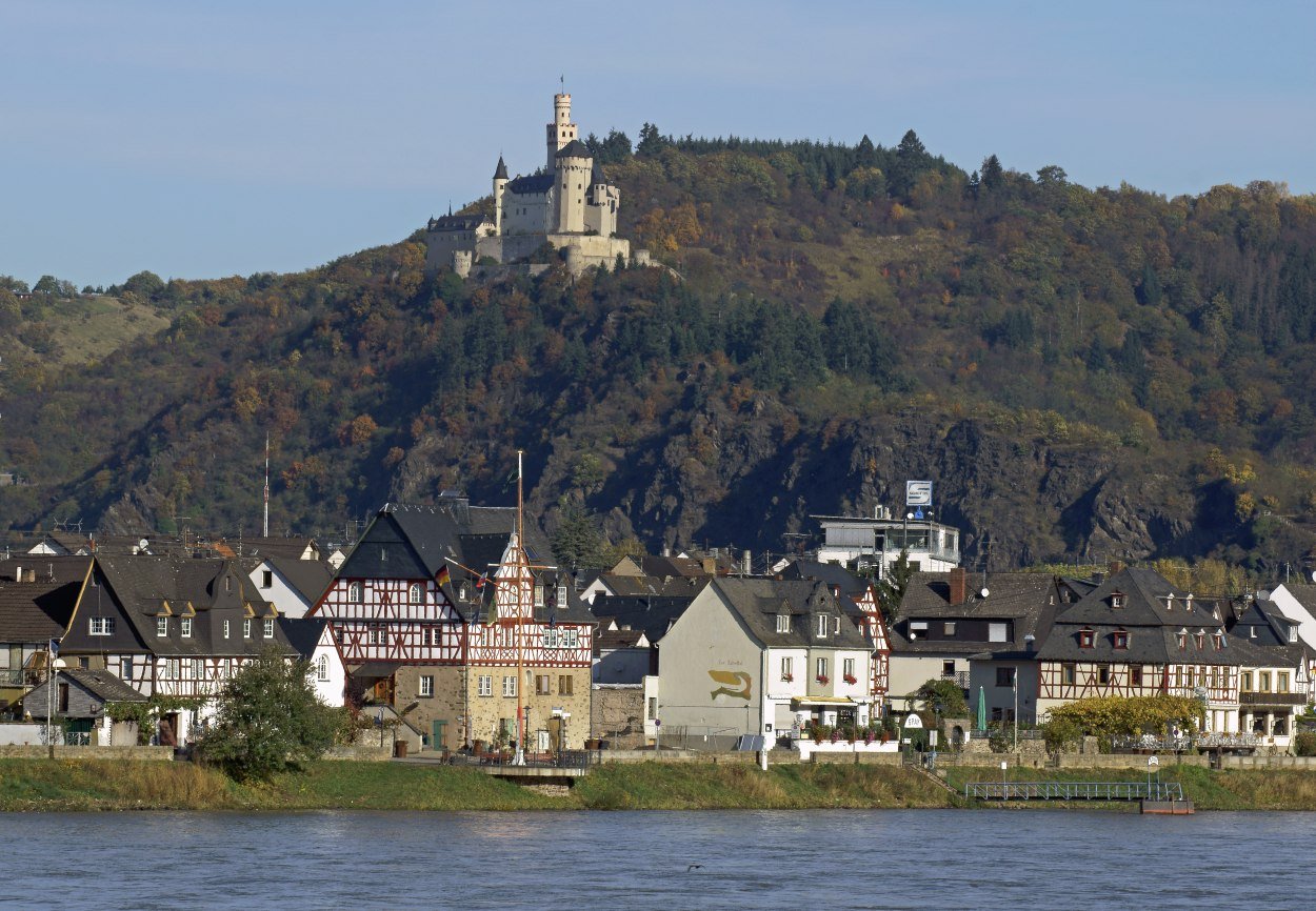 Spay mit Hintergrund Marksburg | © Friedrich Gier