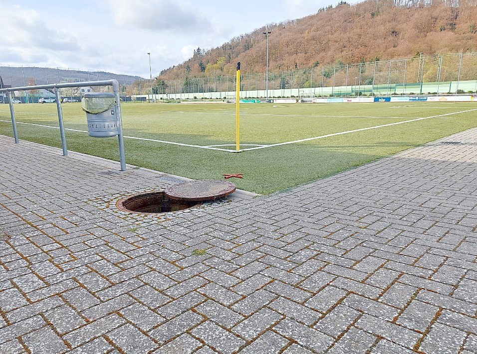 Besichtigung unterirdische Drainage | © Peter Heil Besichtigung unterirdische Drainage | © Peter Heil