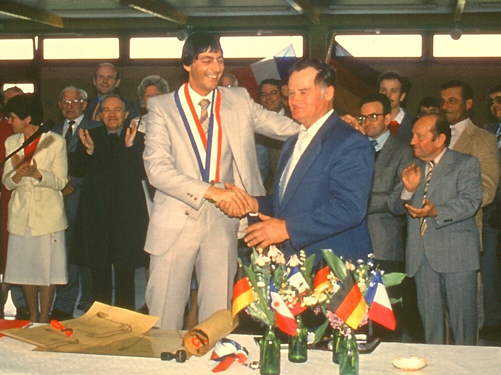1983 Unterzeichnung Partnerschaftsurkunde | © Jürgen Fuss