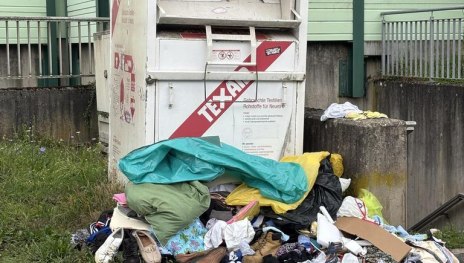 Altkleidercontainer Bahnhof | &copy; Ortsgemeinde Spay