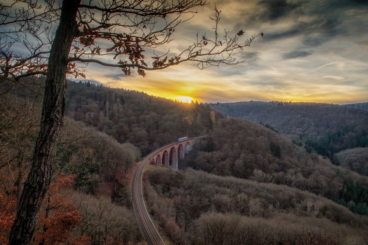 Hubertusviadukt mit Hunsrückbahn | © Klaus Breitkreutz Lehmen