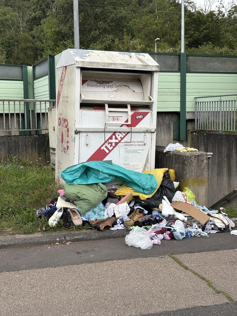Altkleidercontainer Bahnhof | © Ortsgemeinde Spay