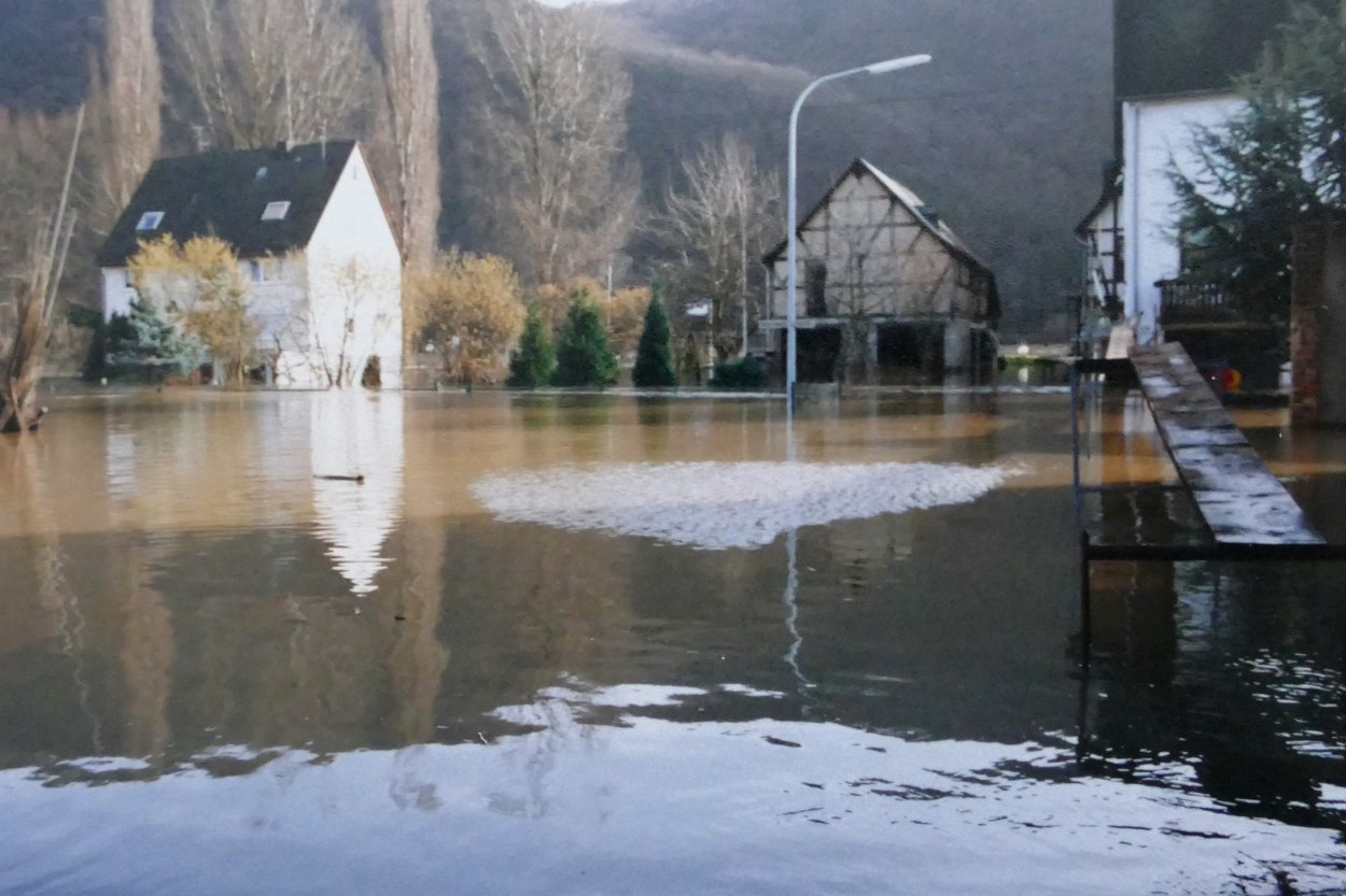 1995 Dorfstrasse / Holgertsweg | © Klaus Nörtersheuser 1995 Dorfstrasse / Holgertsweg | © Klaus Nörtersheuser