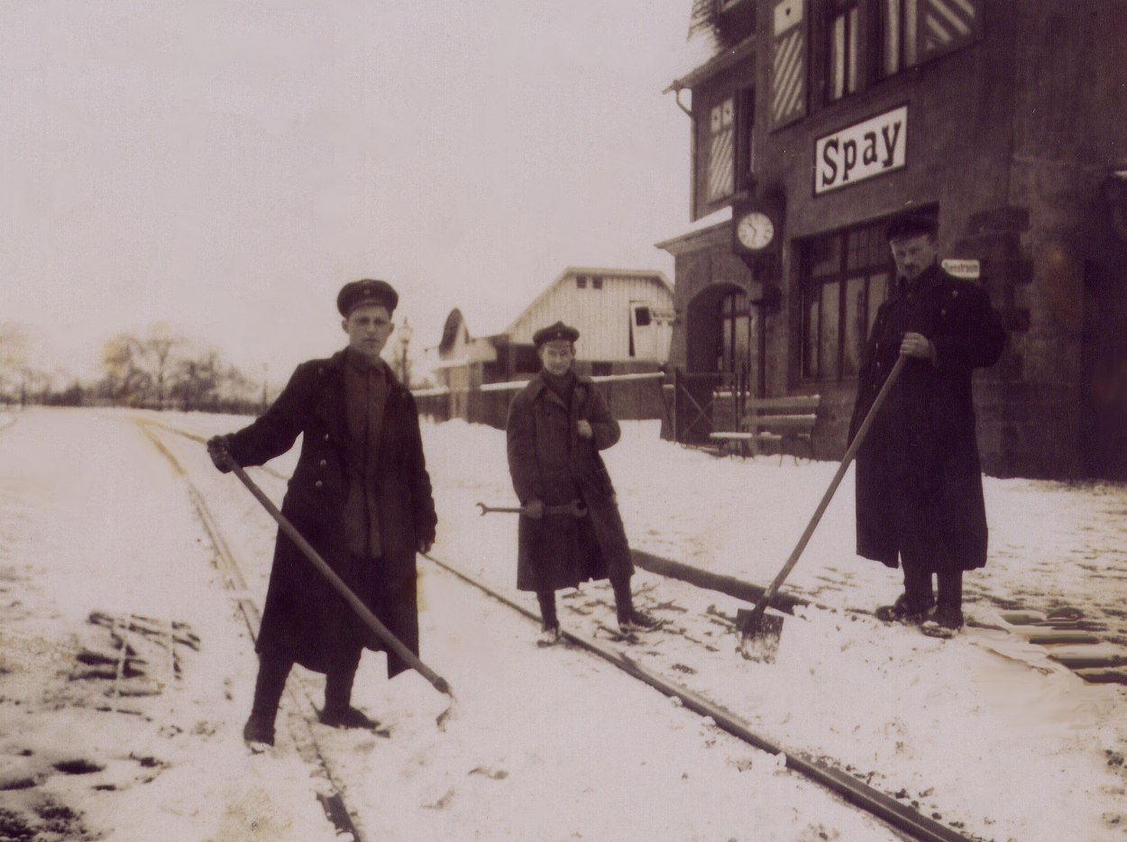 Bahnhof Schneeschippen | © Bildarchiv Ortsgemeinde Spay