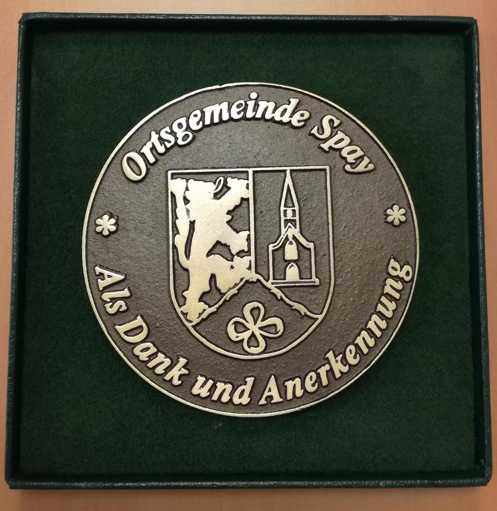 Ehrenplakette Ortsgemeinde Spay | © Bildarchiv Ortsgemeinde Spay Ehrenplakette Ortsgemeinde Spay | © Bildarchiv Ortsgemeinde Spay