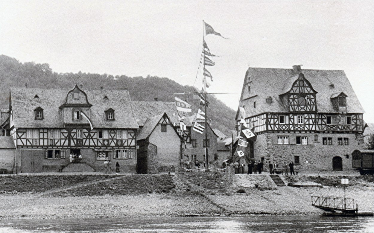 Fahnenweihe Schiffermast 1953 | © Bildarchiv Ortsgemeinde Spay Fahnenweihe Schiffermast 1953 | © Bildarchiv Ortsgemeinde Spay