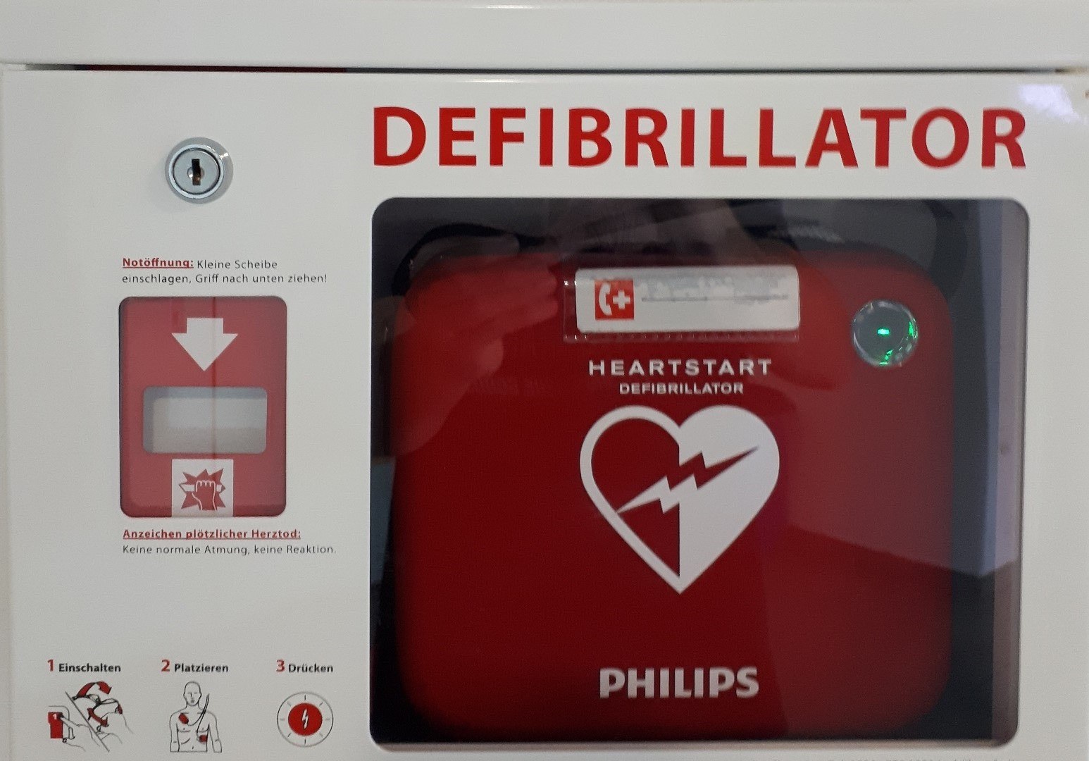 Defibrillator | © Thomas Becker Defibrillator | © Thomas Becker