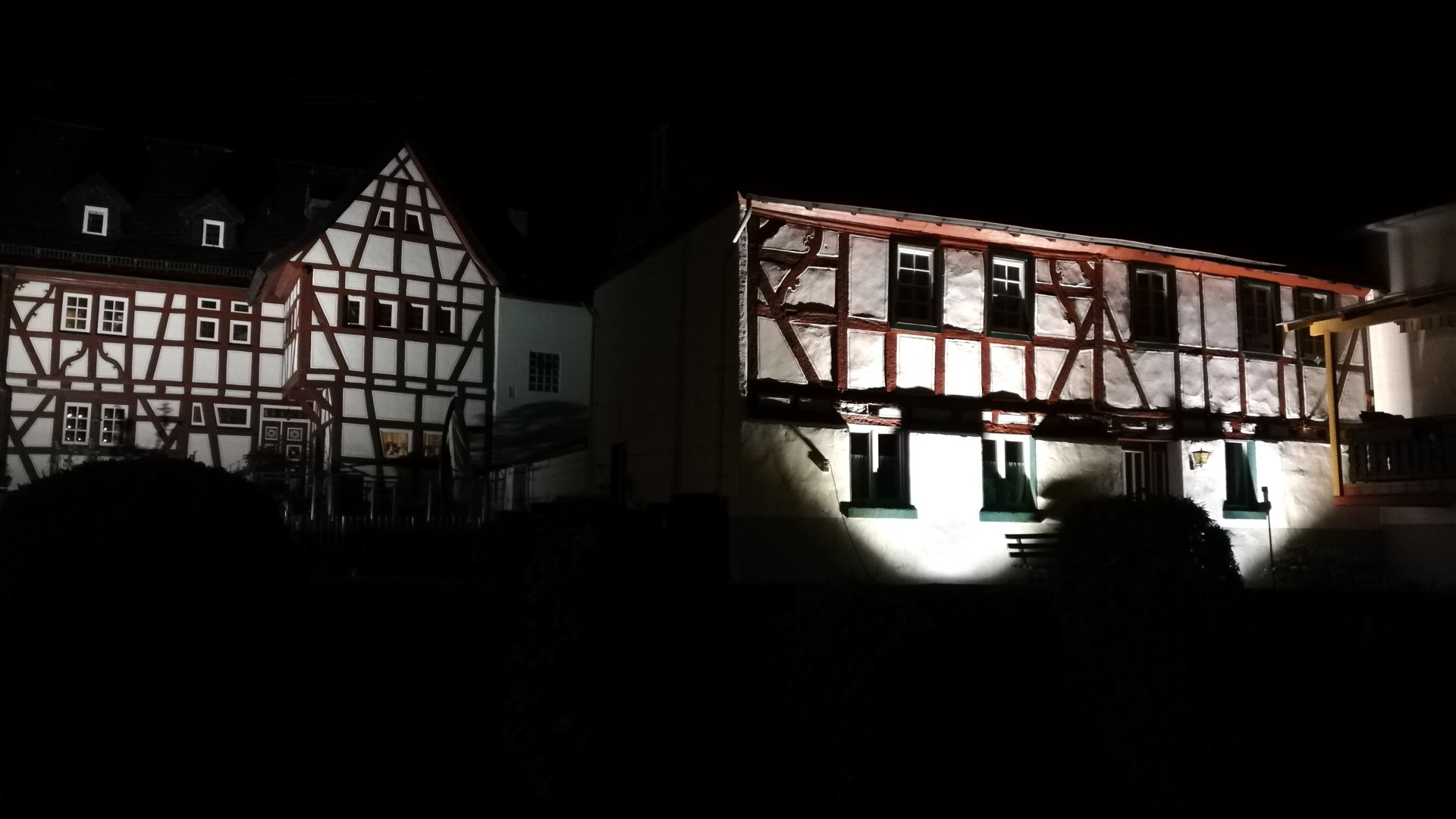 Fachwerkhäuser beleuchtet | © Bildarchiv Ortsgemeinde Spay