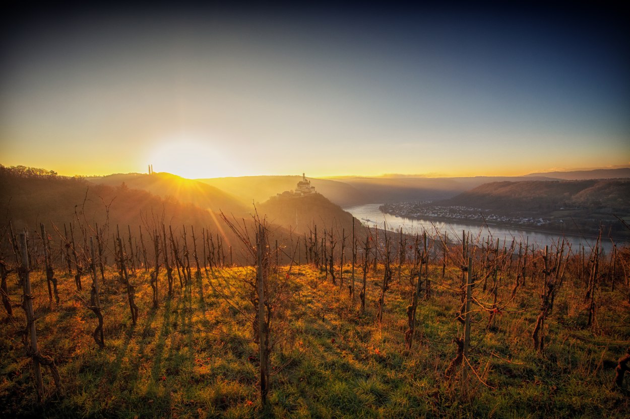 Blick auf Spay mit Marksburg | © Klaus Breitkreutz Lehmen