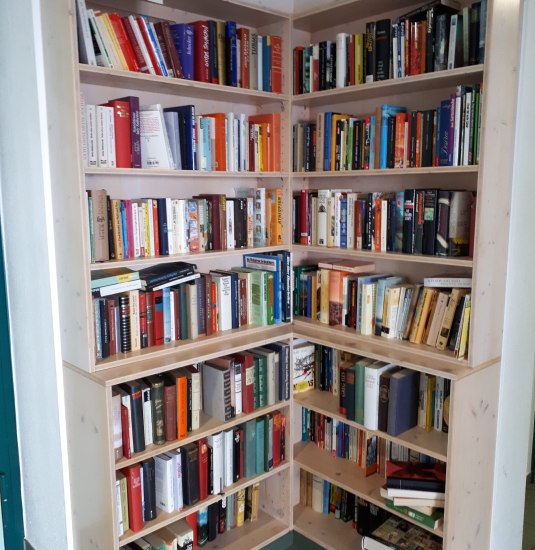 offener B&uuml;cherschrank | &copy; Thomas Becker