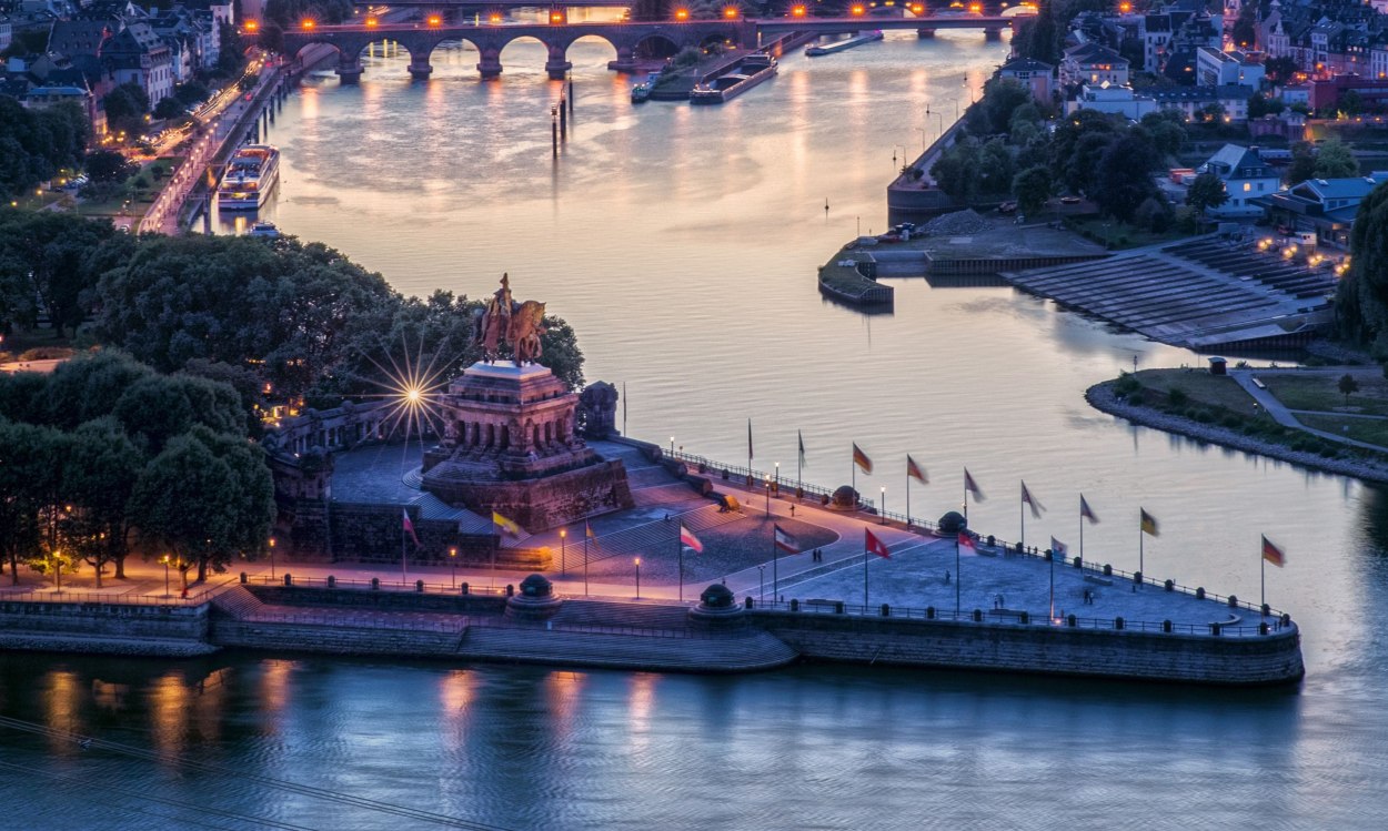 Deutsches Eck quer | © Henry Tornow Deutsches Eck quer | © Henry Tornow