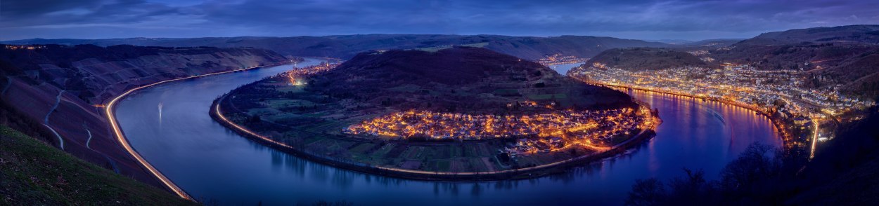 Rheinschleife im Dunkeln | © Klaus Breitkreutz Lehmen