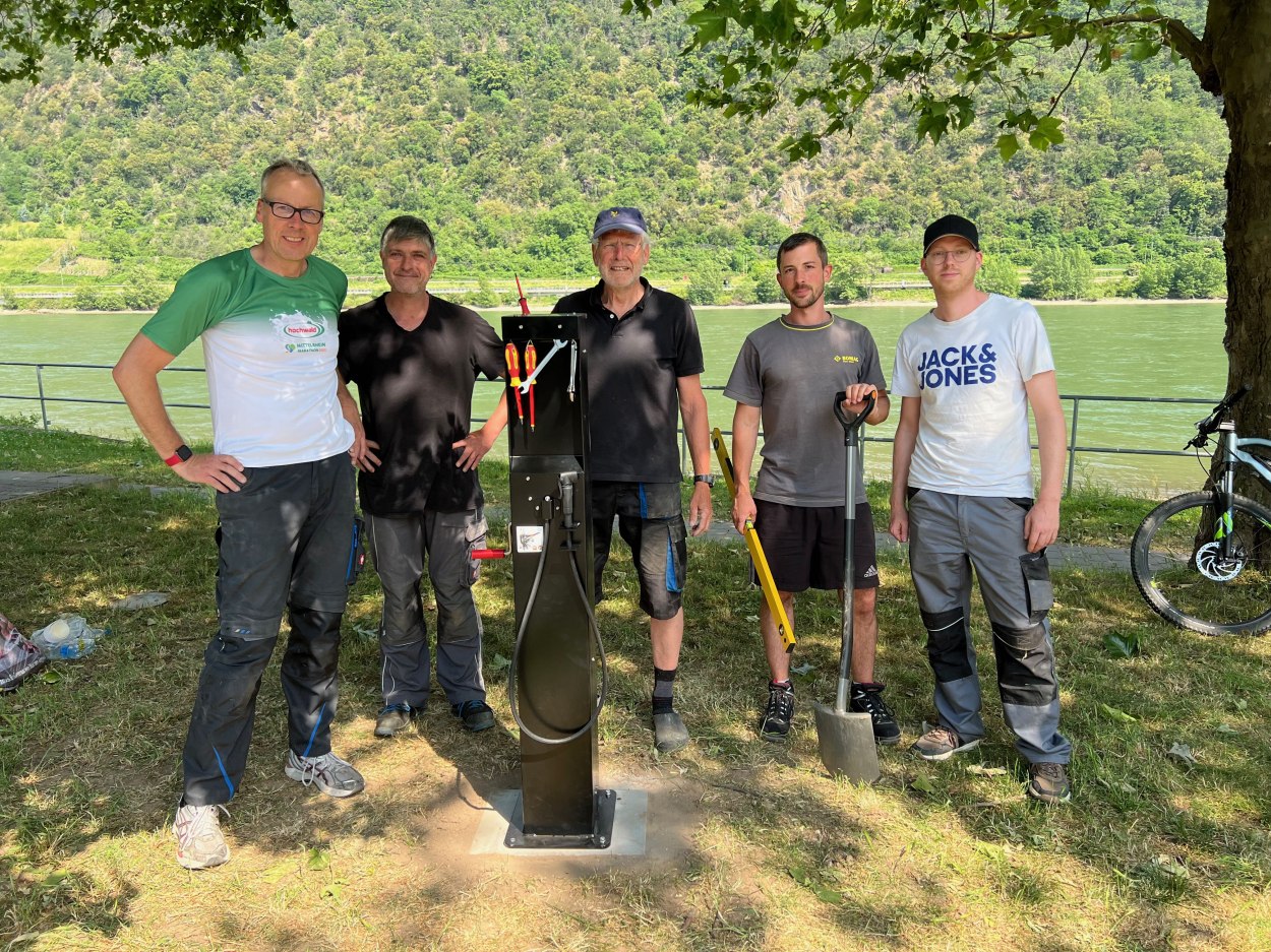 Einbau Fahrrad-Reparatursäule | © Sven Gerlach