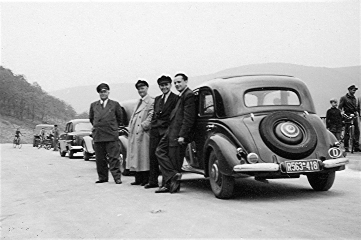 Freigabe B9 1953 Fahrer der Prominenz | © Bildarchiv Ortsgemeinde Spay