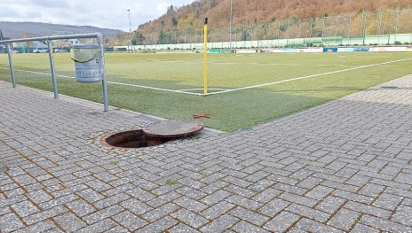 Besichtigung unterirdische Drainage | &copy; Peter Heil