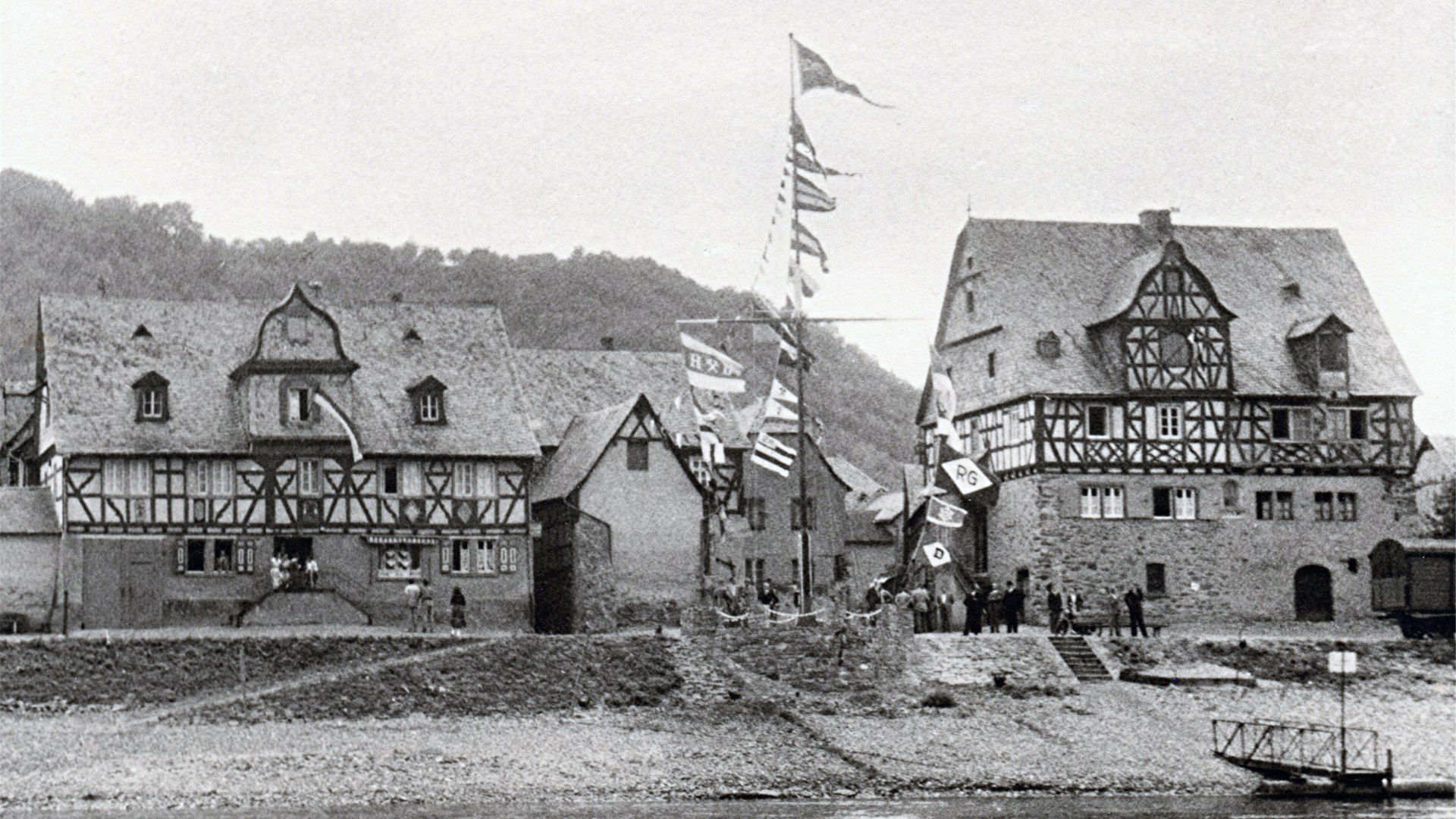 Fahnenweihe Schiffermast 1953 | © Bildarchiv Ortsgemeinde Spay